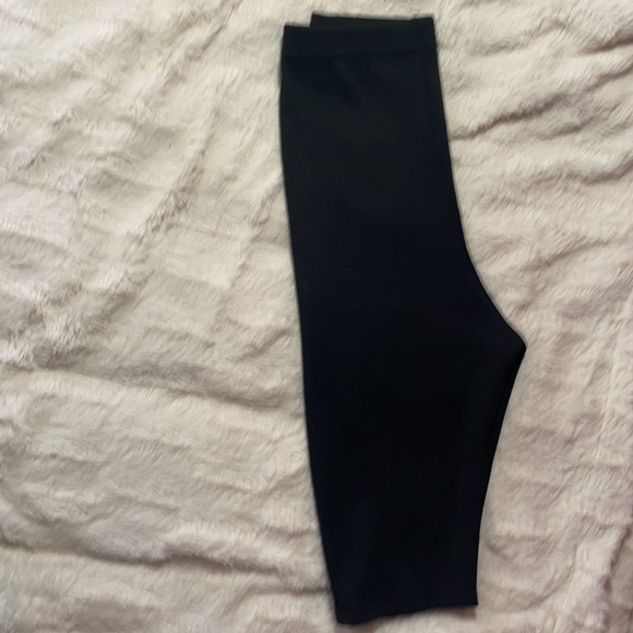 PRETTYLITTLETHING Biker Shorts. - Picture 3 of 3